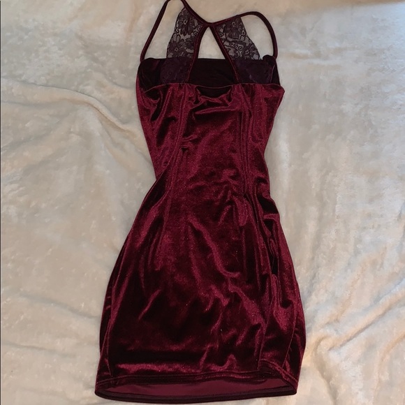 Burgundy Velvet LuLus Dress! Size SMALL - Picture 6 of 6